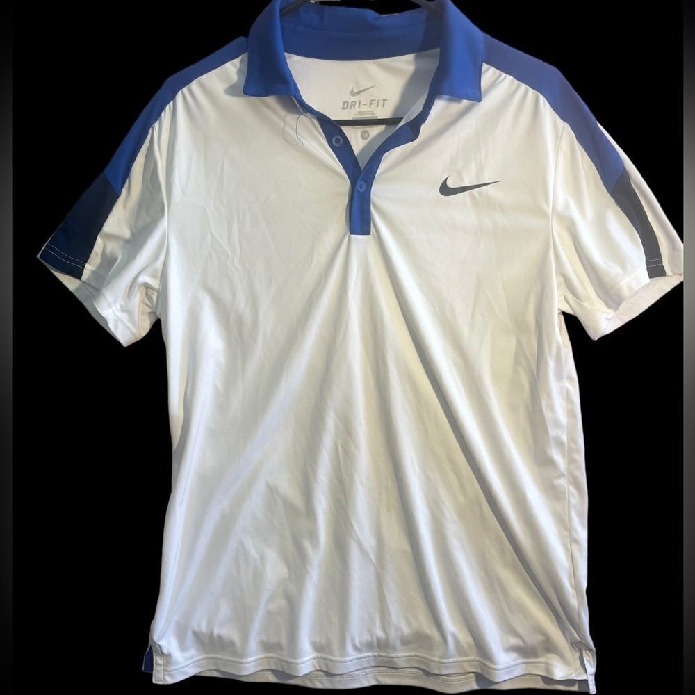 Men’s Nike dry fit golf shirt size M